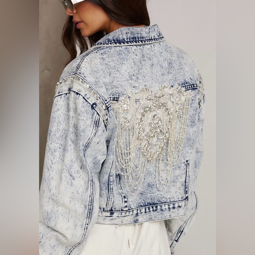 BlueB rhinestone crystal embellished acid wash blue cropped jean jacket sz S - Picture 6 of 7
